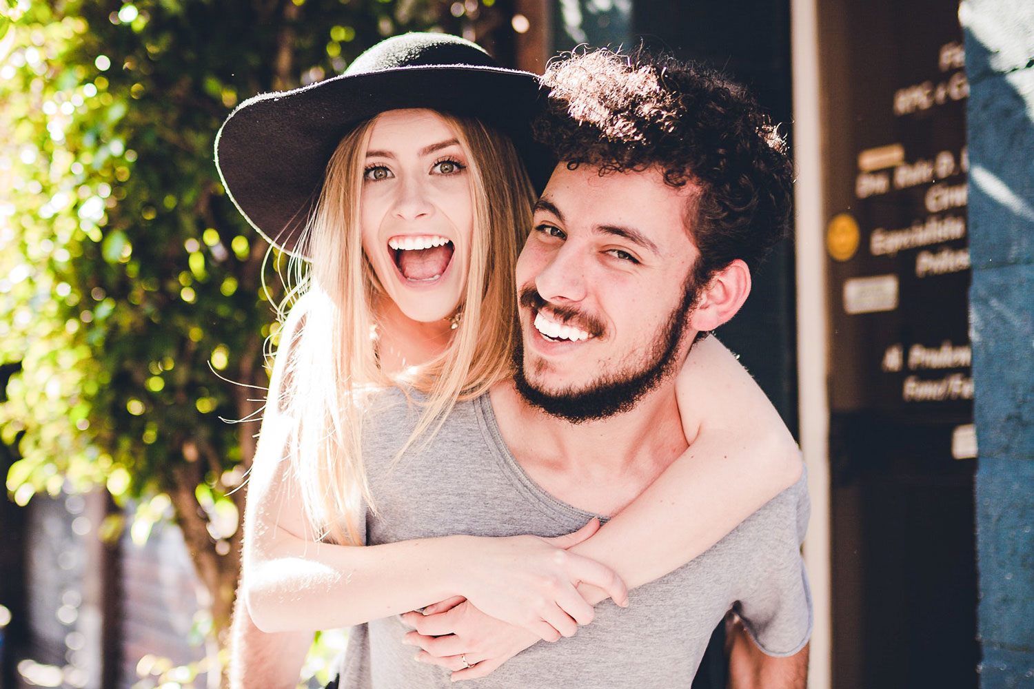 cuplu-zambet-shine-albire-dinti-04