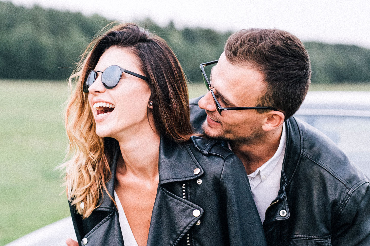 cuplu-zambet-shine-albire-dinti