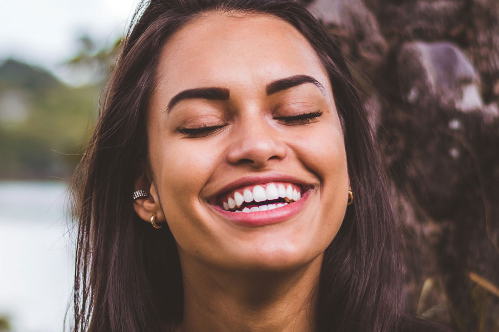 zambet-stralucitor-shine-albire-dinti-03